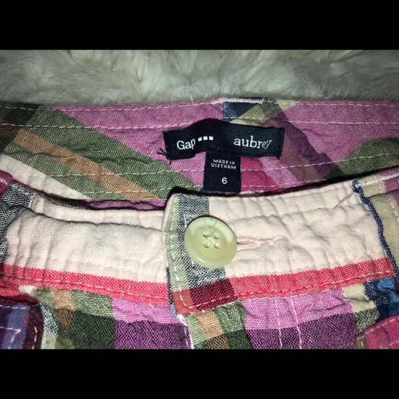 Gap “Aubrey” Shorts - Picture 3 of 3